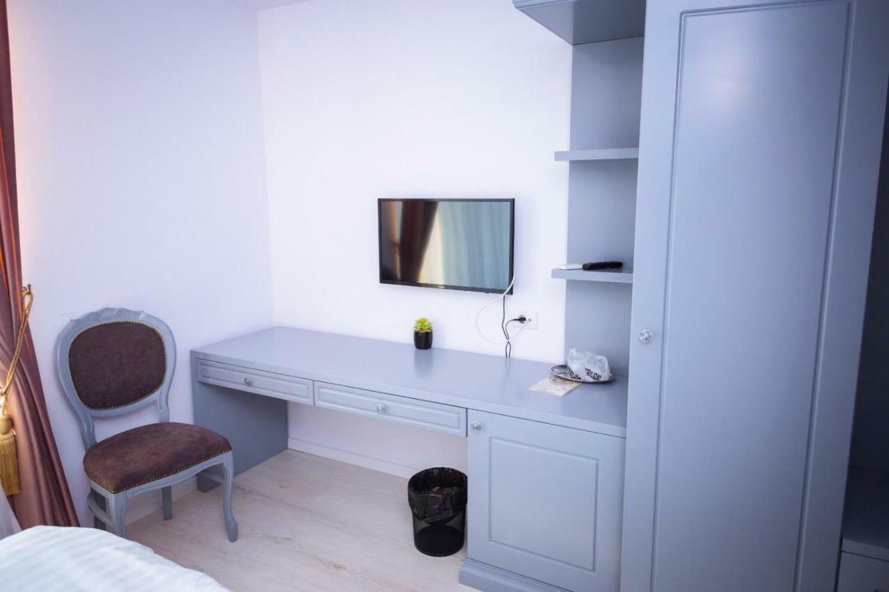 Hotel Glaris Tirgu Frumos Экстерьер фото
