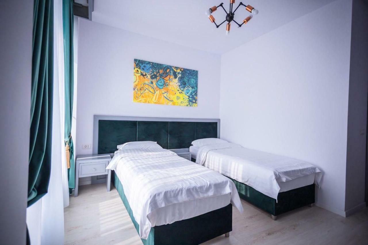 Hotel Glaris Tirgu Frumos Экстерьер фото