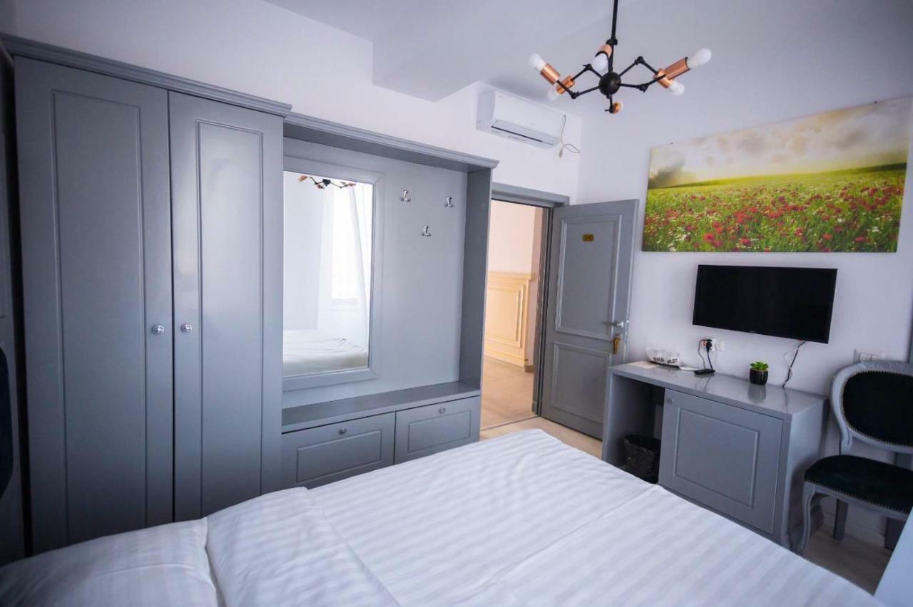 Hotel Glaris Tirgu Frumos Экстерьер фото
