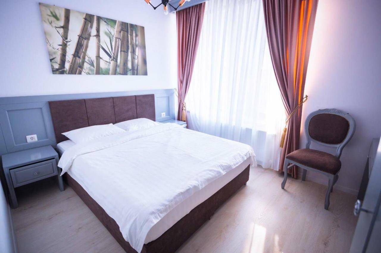 Hotel Glaris Tirgu Frumos Экстерьер фото