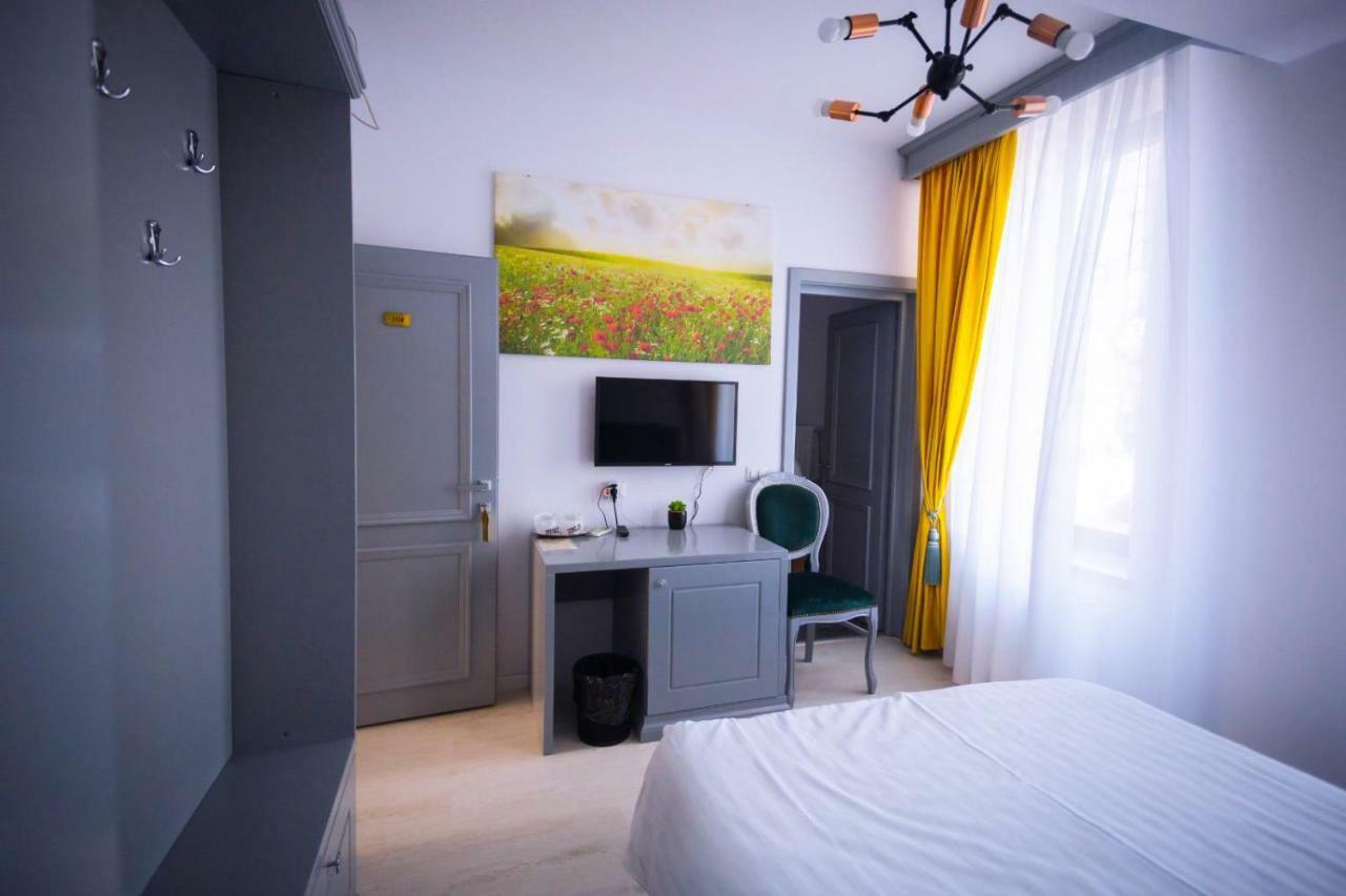 Hotel Glaris Tirgu Frumos Экстерьер фото