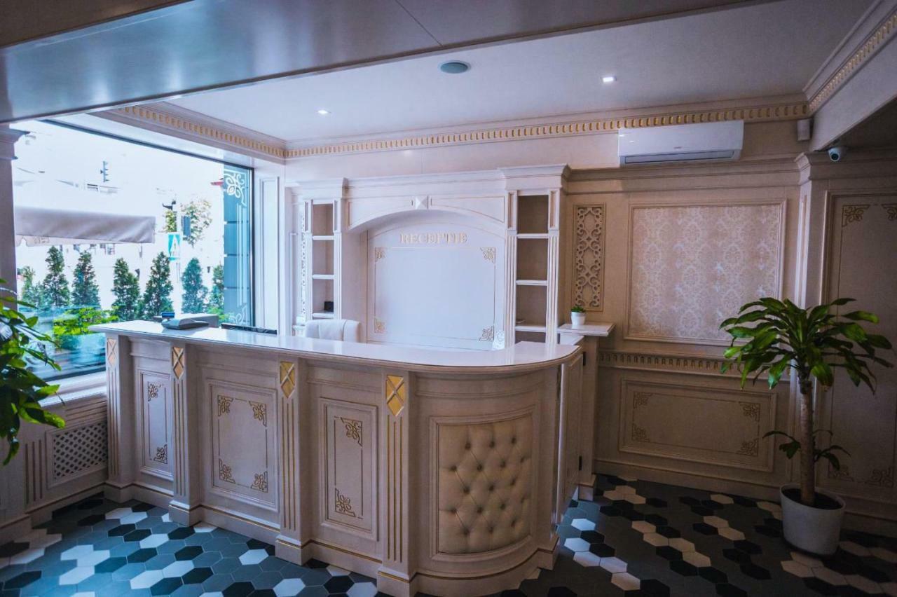 Hotel Glaris Tirgu Frumos Экстерьер фото
