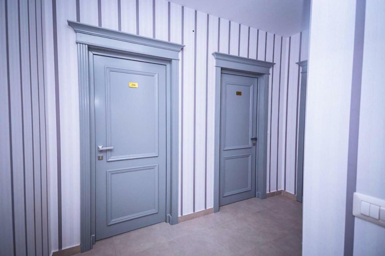 Hotel Glaris Tirgu Frumos Экстерьер фото
