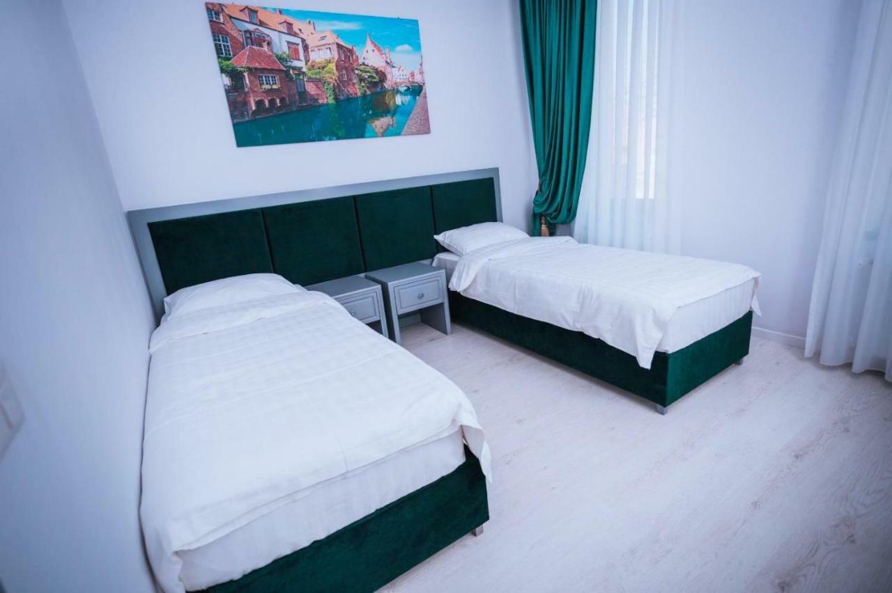 Hotel Glaris Tirgu Frumos Экстерьер фото